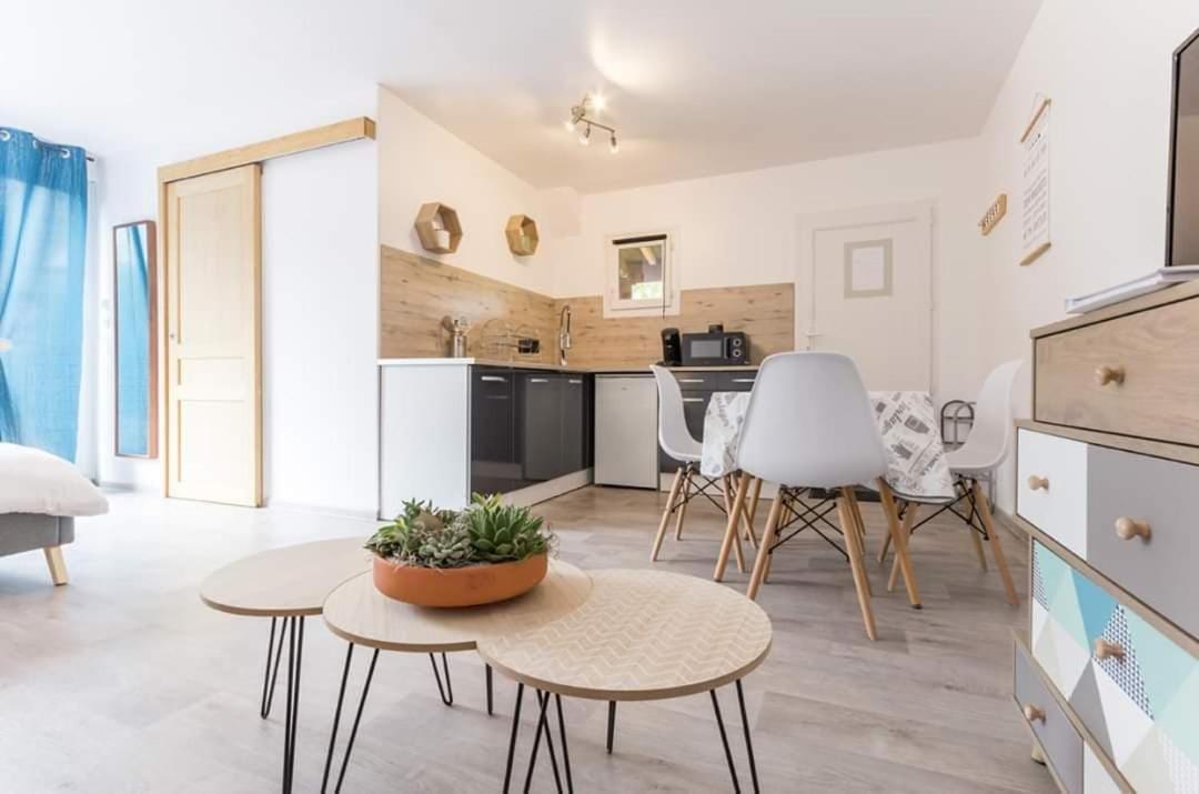 Le studio du Pressoir Gisay Extérieur photo